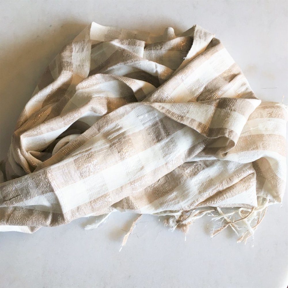 3/$36 Gap beige / tan / cream plaid scarf w/ fringe (neutral metallic)